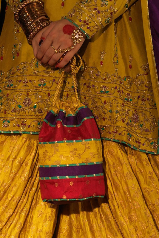 Kasturi Pouch